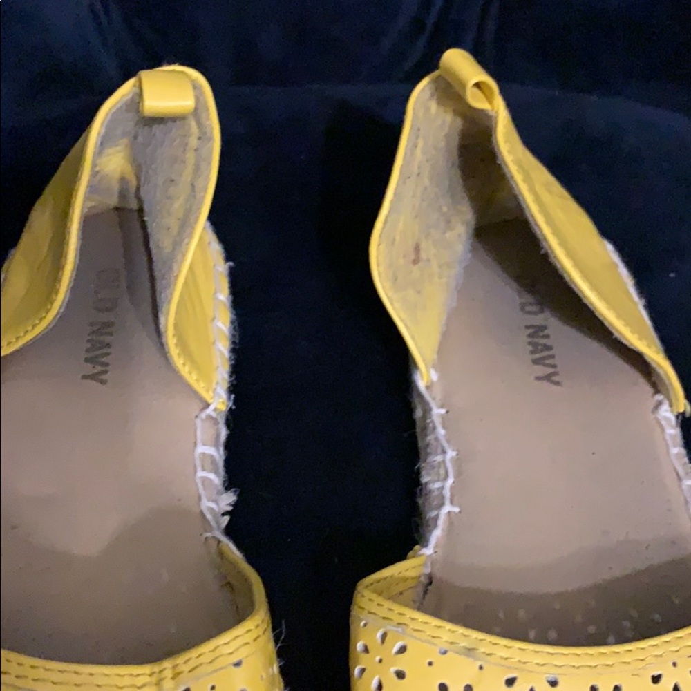 Shoes - Picture 2 of 4